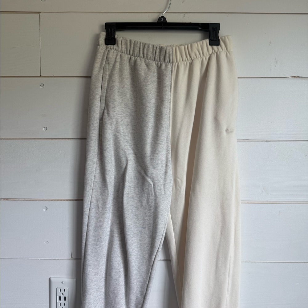 Hollister Ultra High-Rise Cream Sweatpants